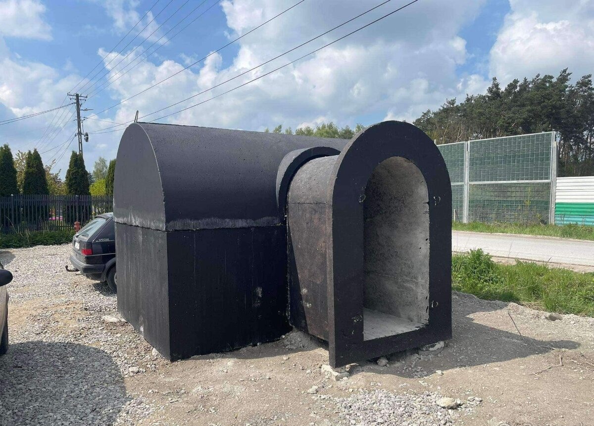 Betonový sklep s klenbou a předsíní na skladě